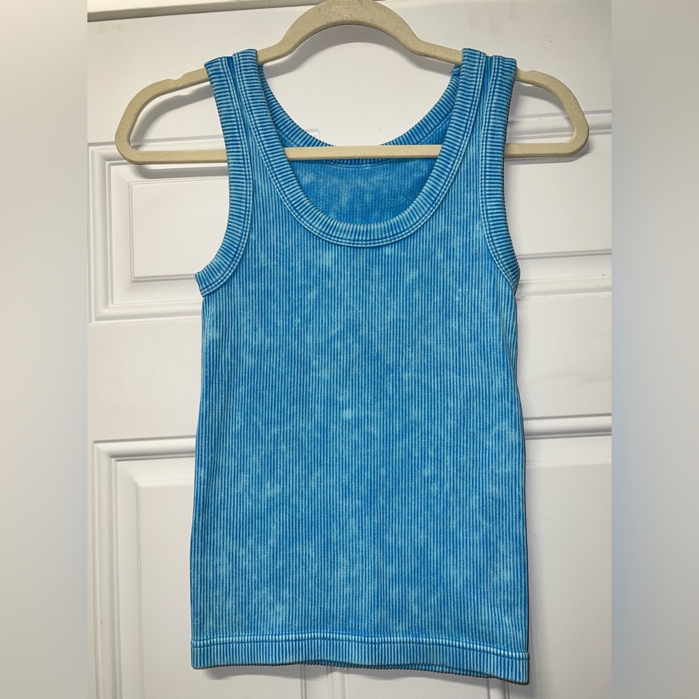 Zenana mineral washed ribbed reversible tank tops size L/XL
(All 4) - Picture 11 of 13